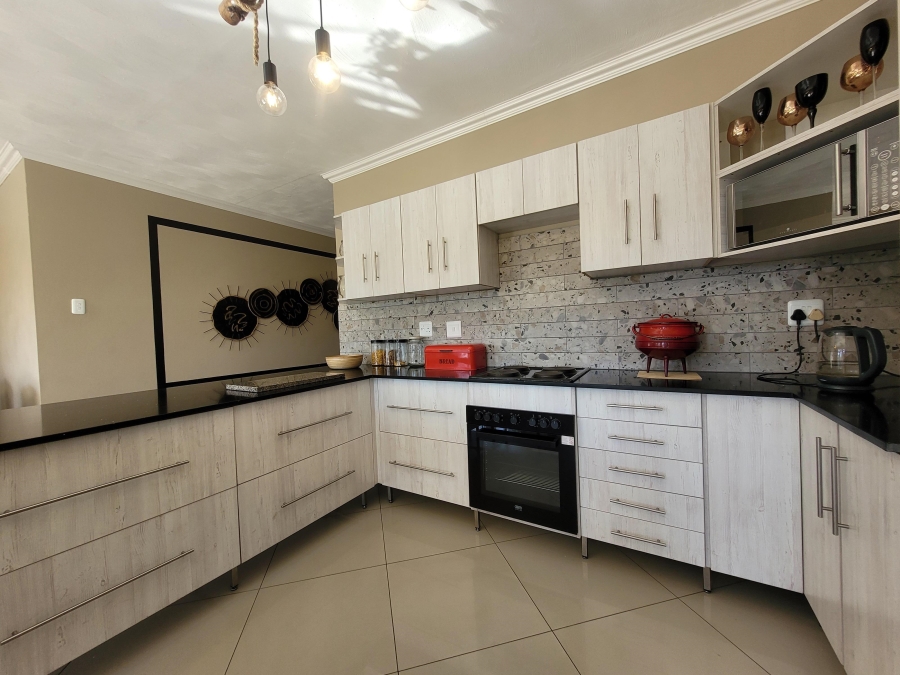 3 Bedroom Property for Sale in Wavecrest Eastern Cape